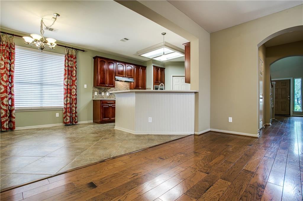 413 Royal Oak Dr #NA - Photo 3 of 19
