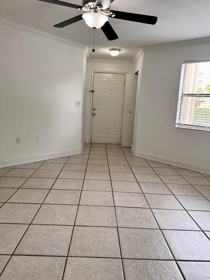 3004 Parkway Blvd #209 - Photo 6 of 36