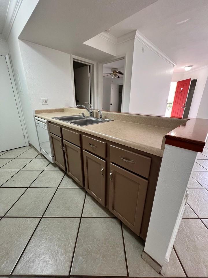 3004 Parkway Blvd #209 - Photo 3 of 36