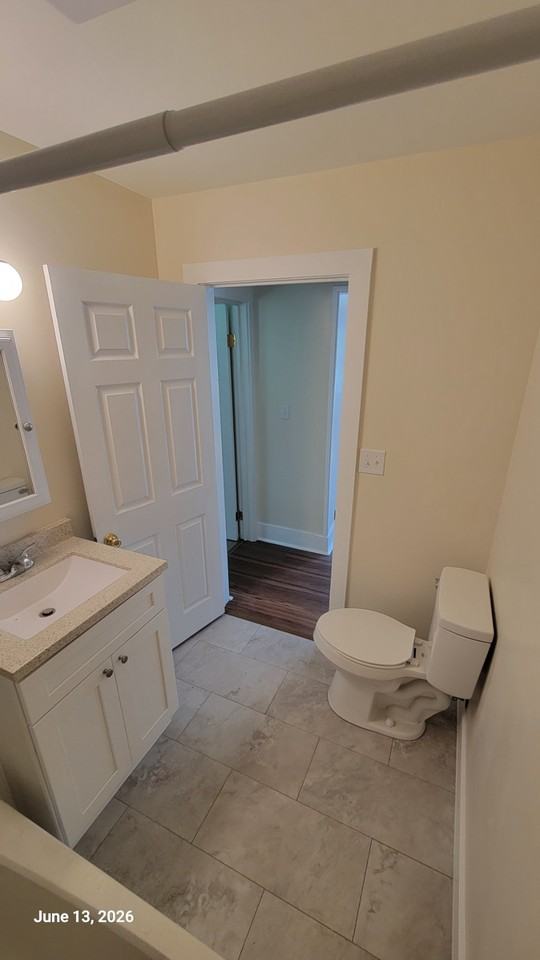 127 Hutchinson Ave - Photo 4 of 34