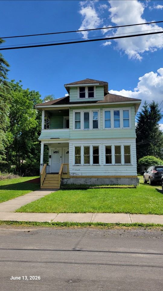 127 Hutchinson Ave - Photo 5 of 34