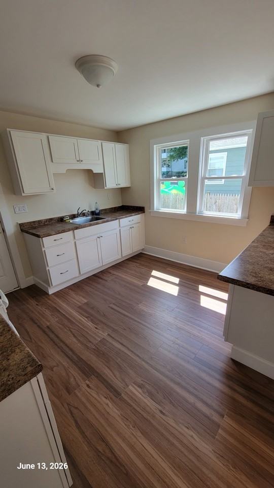 127 Hutchinson Ave - Photo 6 of 34