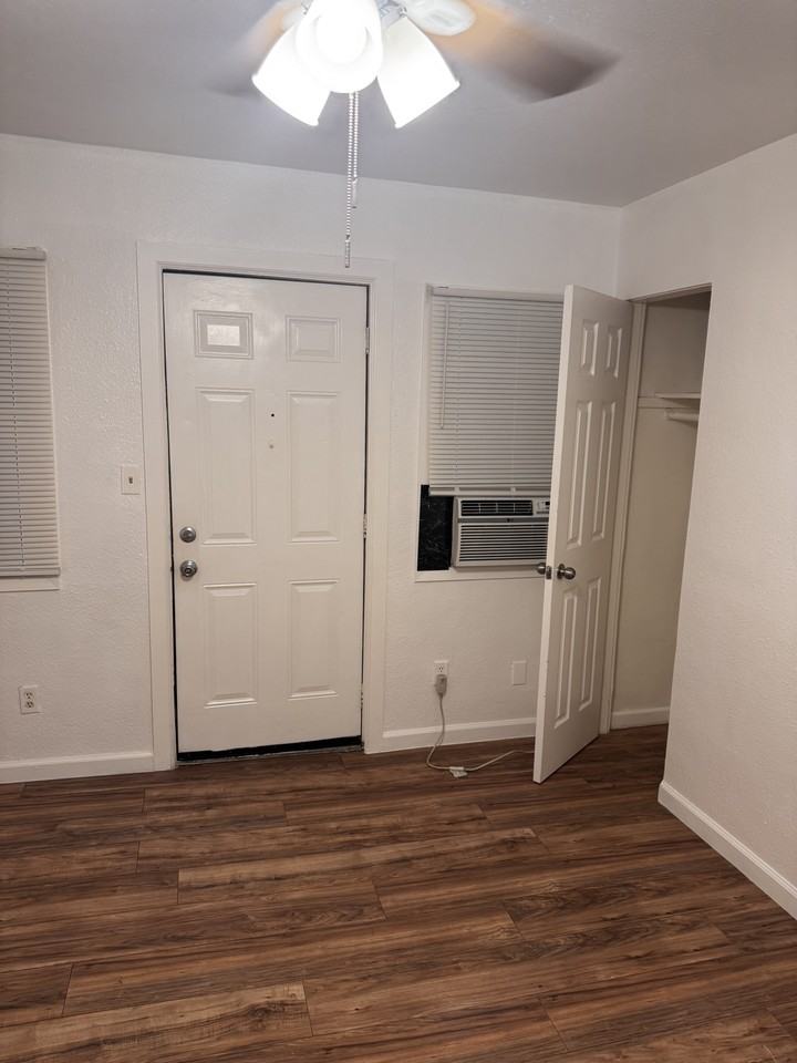 8557 Juniper Ave #13 - Photo 6 of 8