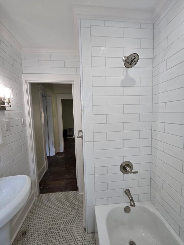 515 Alexander St - Photo 5 of 15
