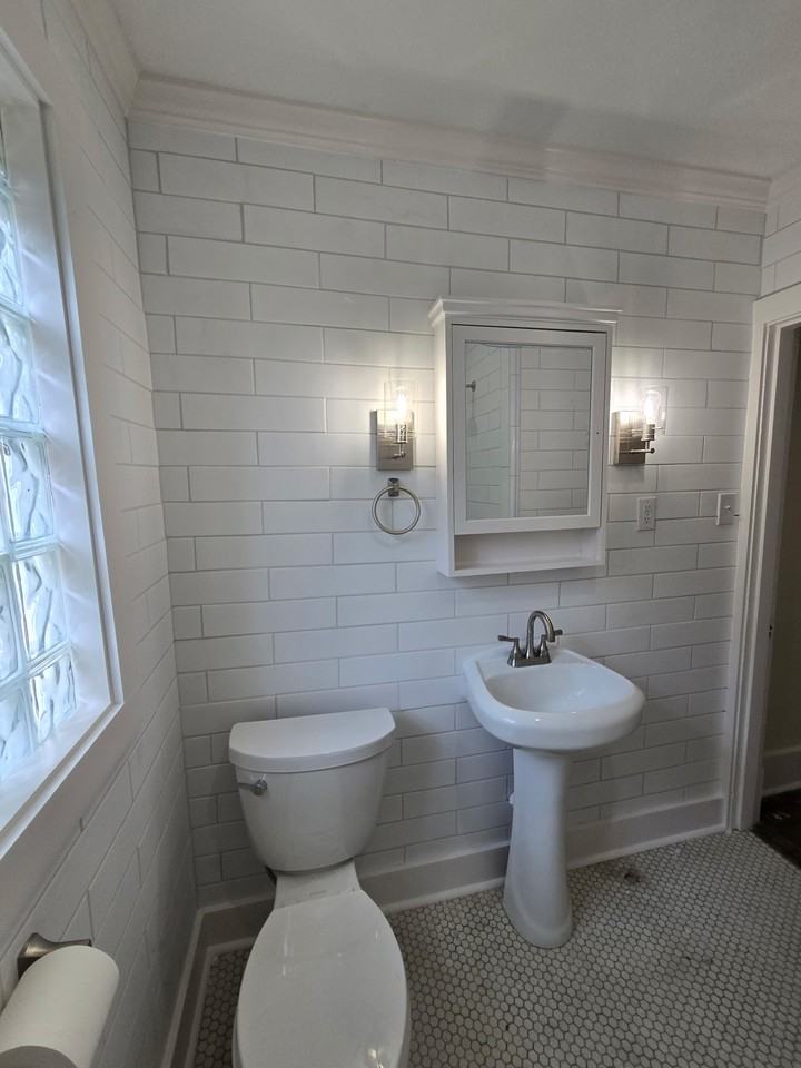 515 Alexander St - Photo 6 of 15