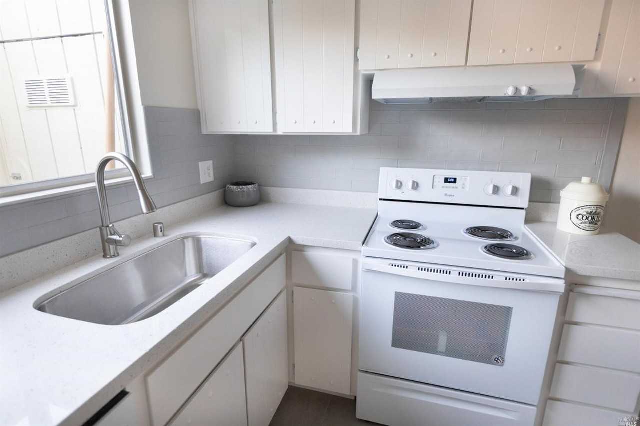 13B Oliva Dr #13B - Photo 3 of 11
