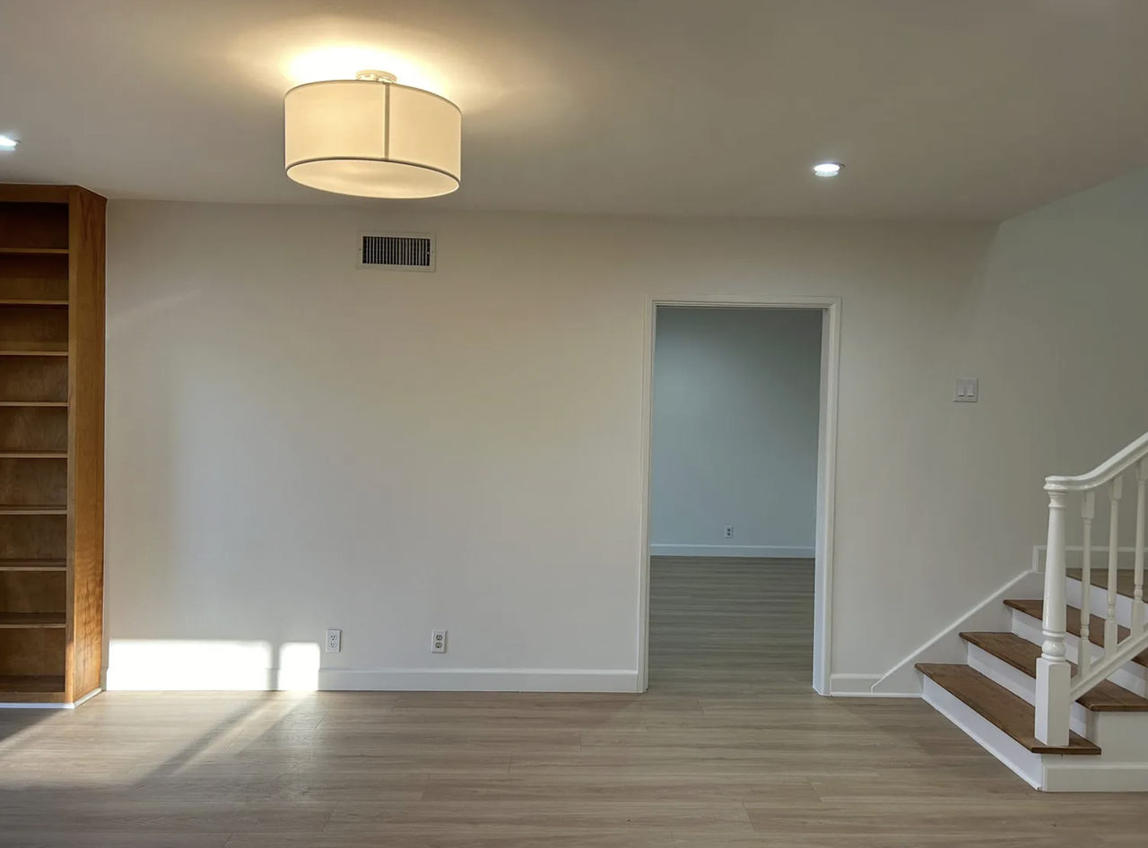 1044 Fairview Dr #NA - Photo 3 of 14