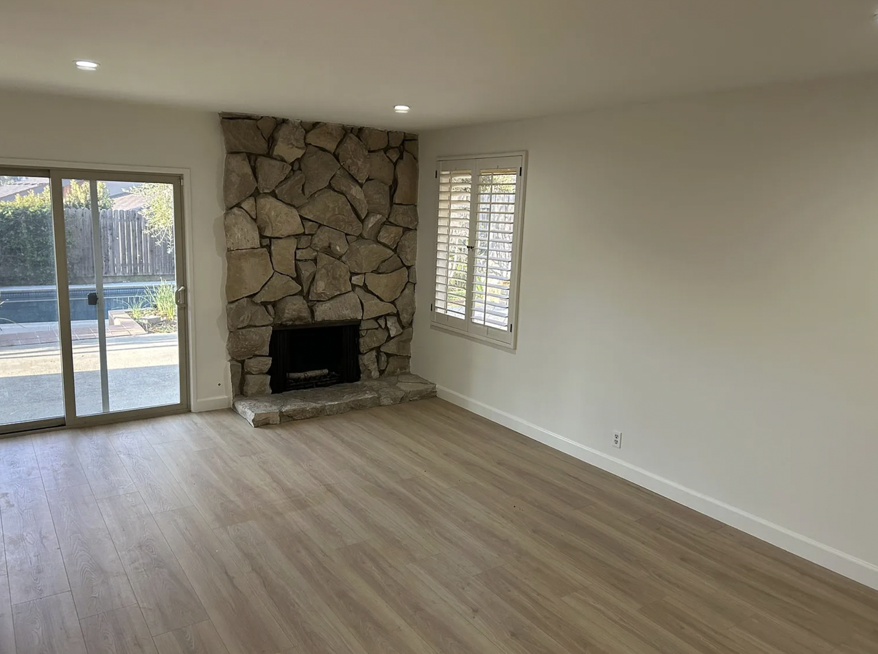 1044 Fairview Dr #NA - Photo 6 of 14