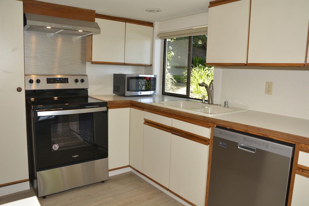 5811 Ward Ave Ne #NA - Photo 7 of 15