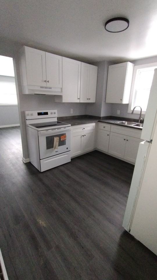 57 Kirby Ave #1 - Photo 2 of 10