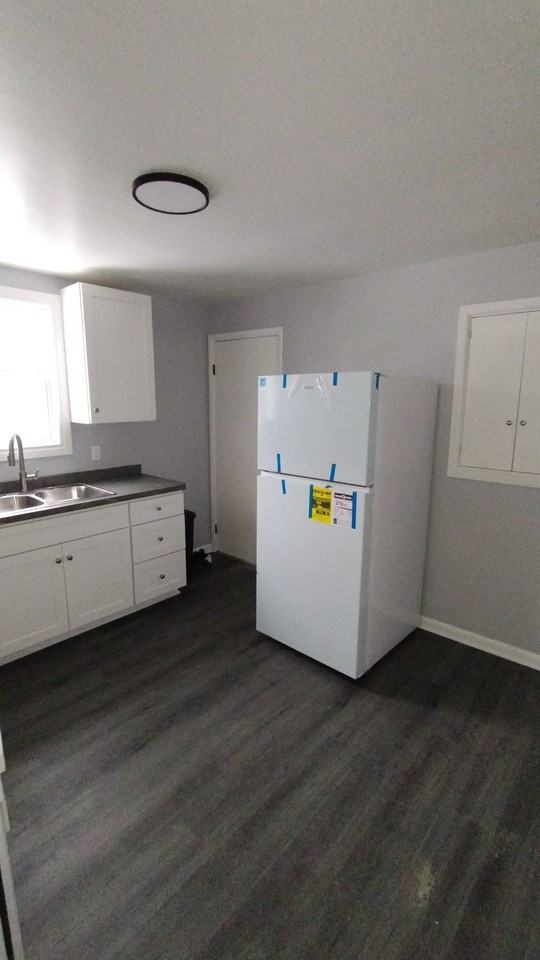 57 Kirby Ave #1 - Photo 3 of 10