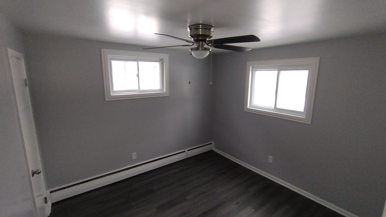 57 Kirby Ave #1 - Photo 5 of 10
