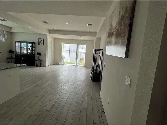2065 Paragon Cir W #NA - Photo 2 of 7