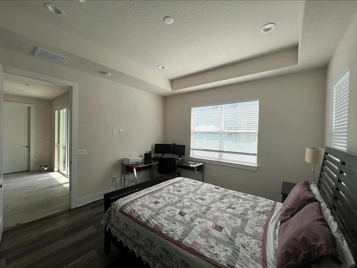 2065 Paragon Cir W #NA - Photo 4 of 7