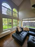 featured image of 2410 Fleet St