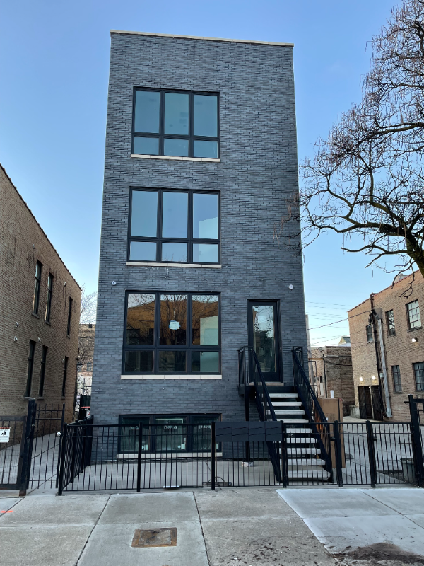 1647 W Hubbard St #2