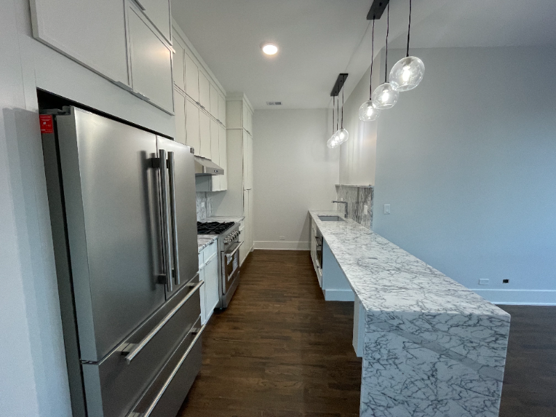 1647 W Hubbard St #2 - Photo 5 of 10