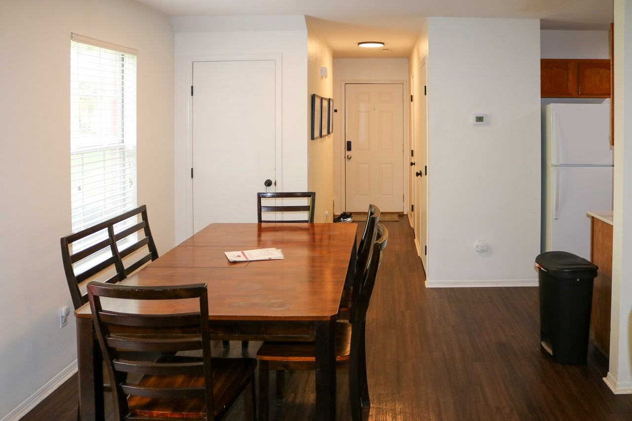 594 W Moan Pl - Photo 3 of 25