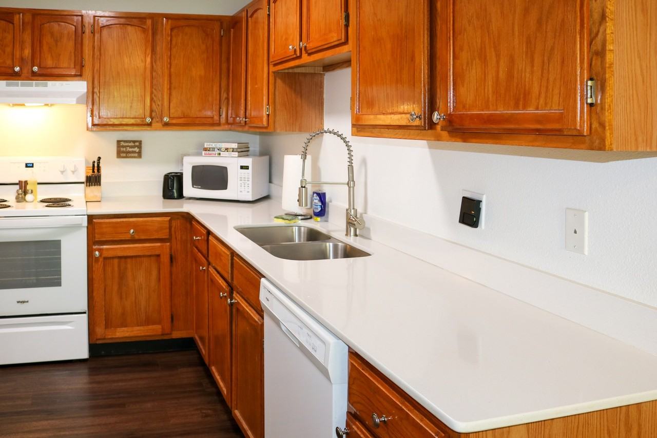594 W Moan Pl - Photo 5 of 25