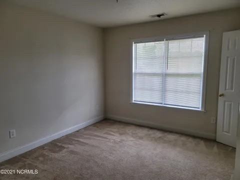 143 Corinth Dr - Photo 4 of 5