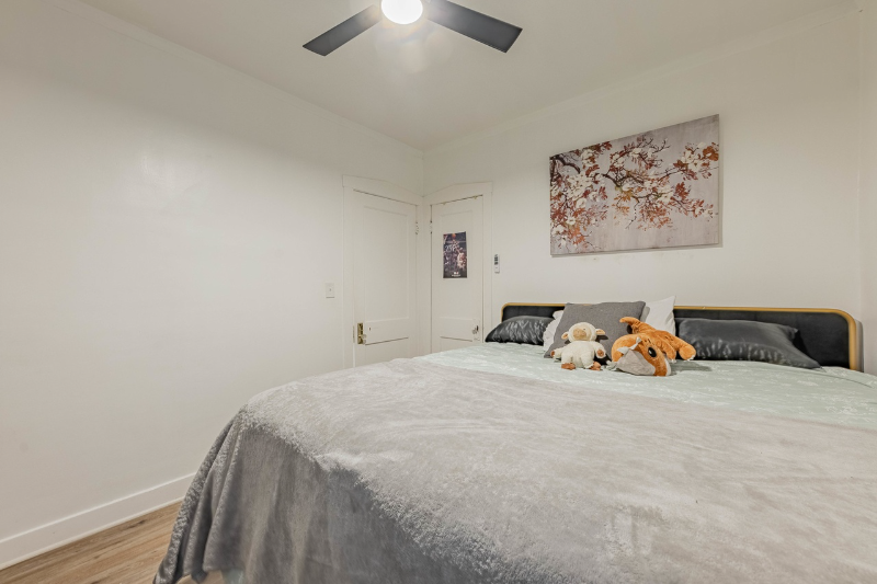 6429 S Richmond St #1 - Photo 6 of 9