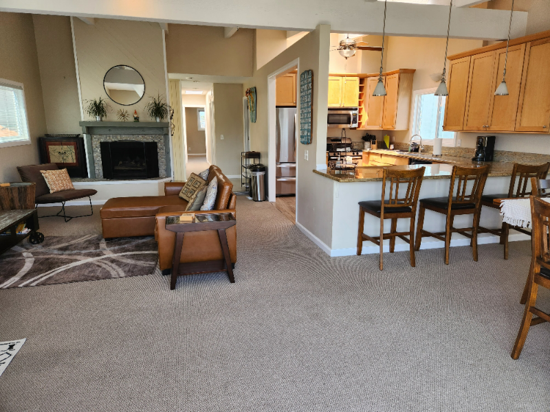 718 Coronado Ct - Photo 3 of 18