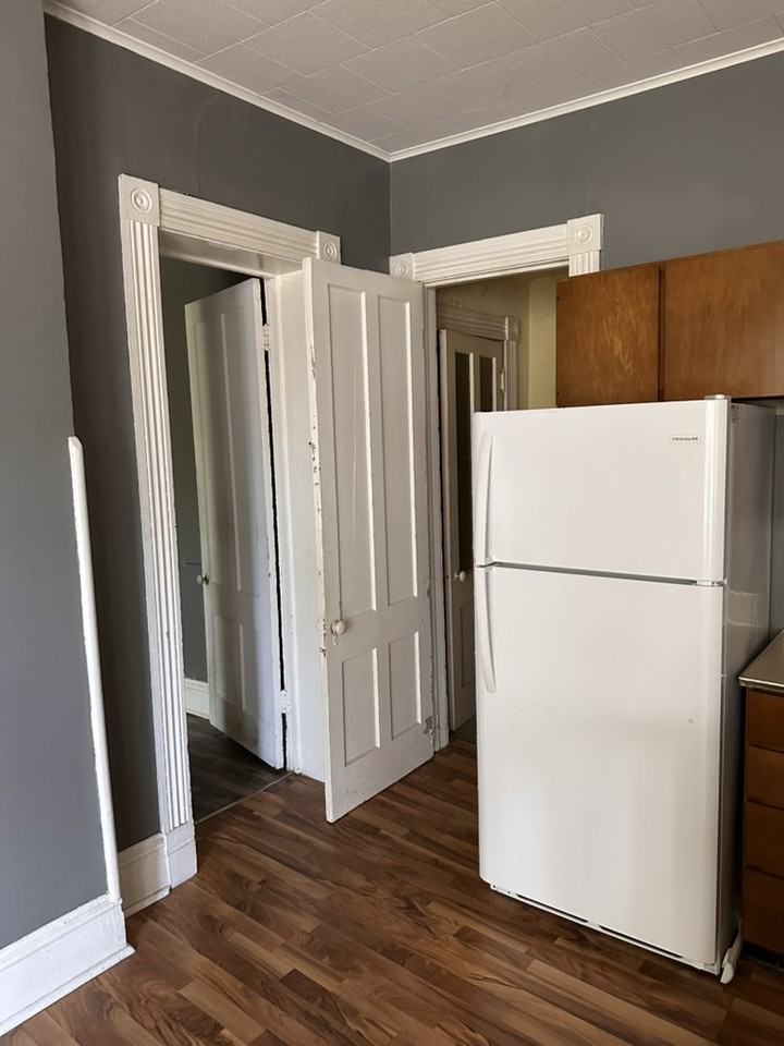 417 Walnut St #1stFLSLEFT - Photo 5 of 9