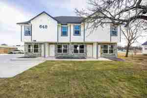 featured image of 645 N Mccart St #5