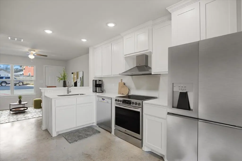 645 N Mccart St #5 - Photo 7 of 14