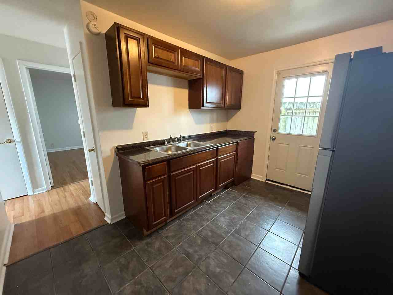 1109 Meharry Blvd #2 - Photo 5 of 8