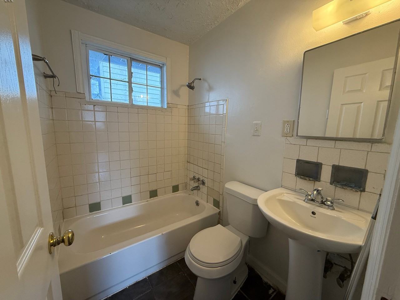 1109 Meharry Blvd #2 - Photo 7 of 8
