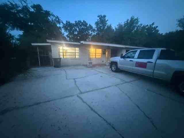 4731 E Castlewood Dr - Photo 2 of 7