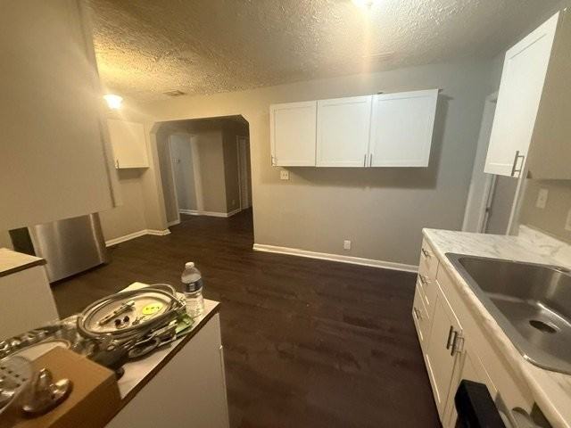 4731 E Castlewood Dr - Photo 3 of 7