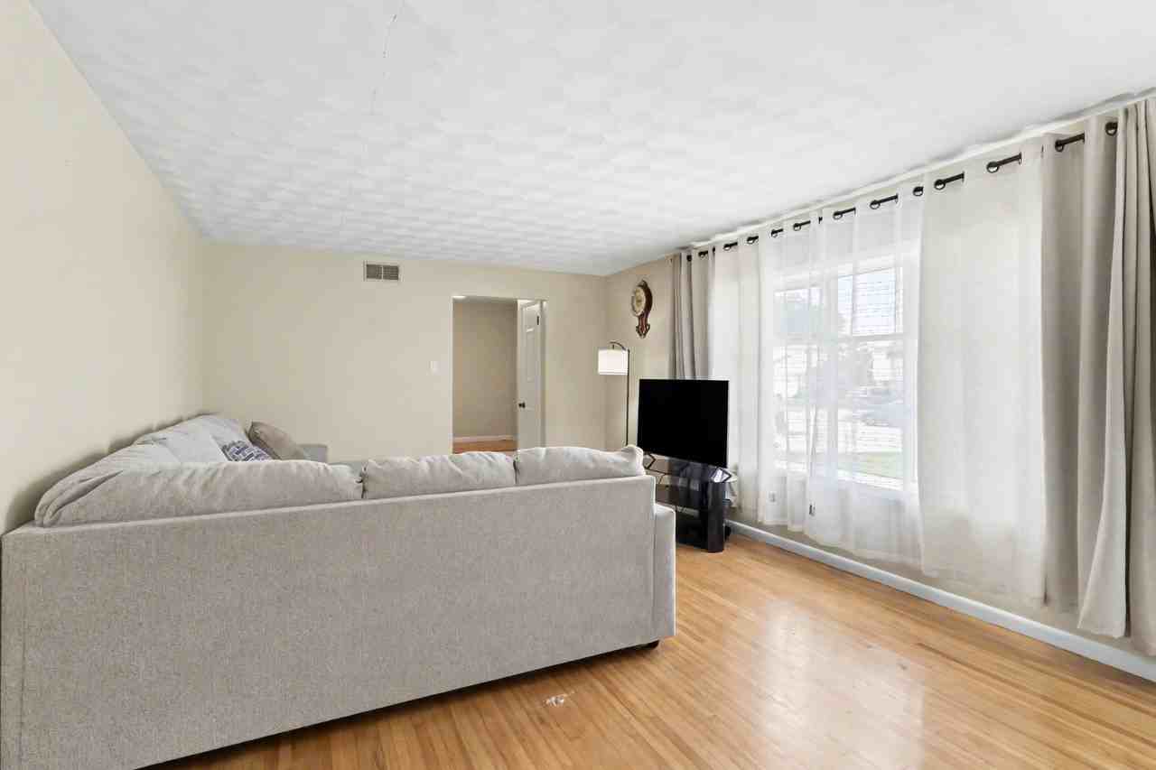 314 Somerset Dr - Photo 5 of 39