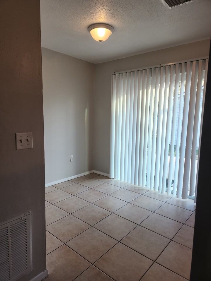 10820 Margaret Dr - Photo 7 of 26