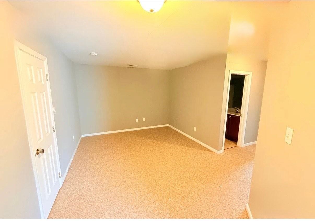 850 Parkland Pl - Photo 3 of 10