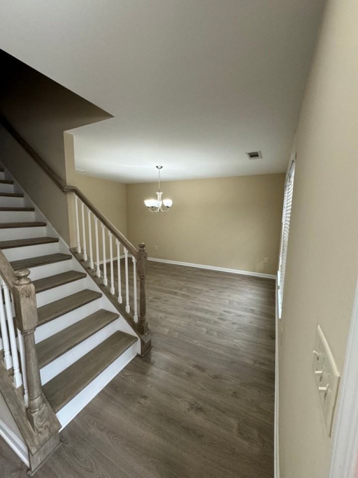 1620 Shire Village Dr - Photo 3 of 20