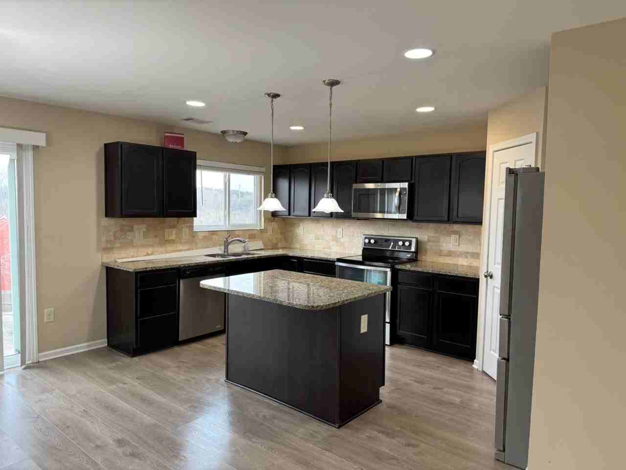1620 Shire Village Dr - Photo 4 of 20