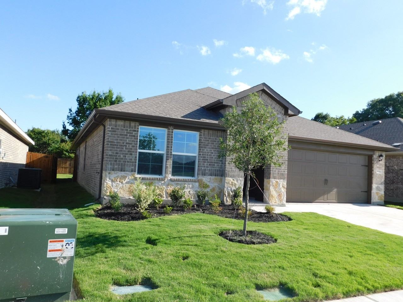 841 Wild Rose Way - Photo 2 of 14