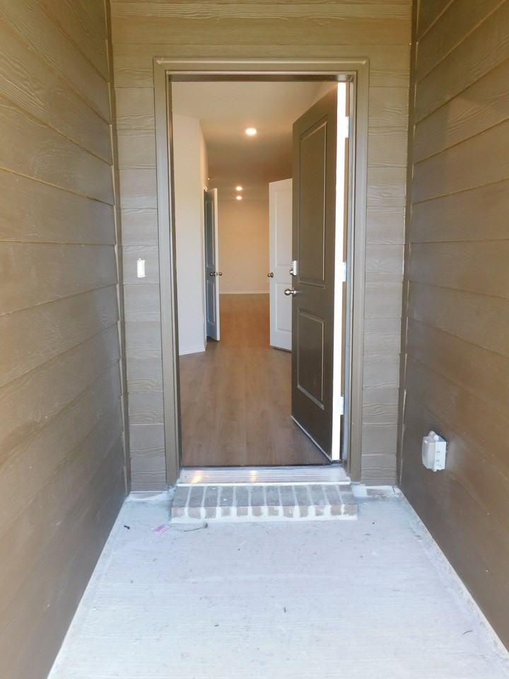 841 Wild Rose Way - Photo 3 of 14