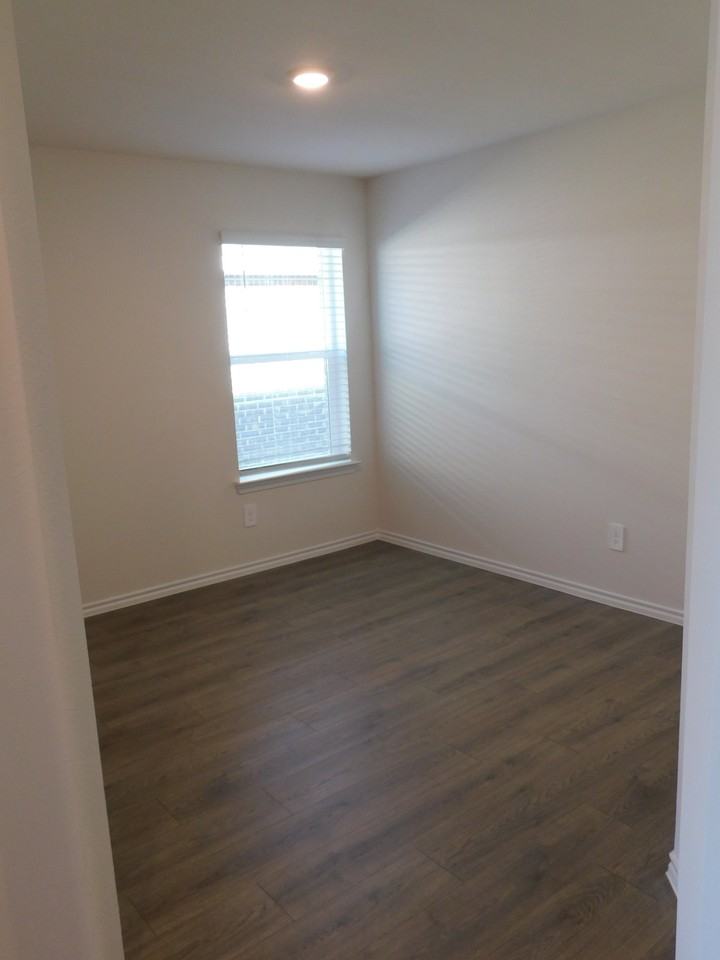 841 Wild Rose Way - Photo 5 of 14