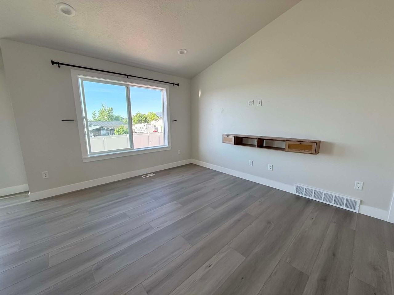 726 W Aly - Photo 6 of 16