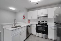 225 W 4th St #B12 - Photo 1 of 1