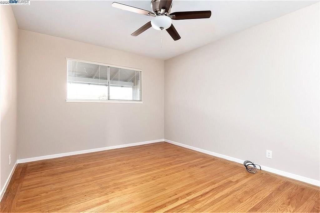 14571 Juniper St - Photo 2 of 12