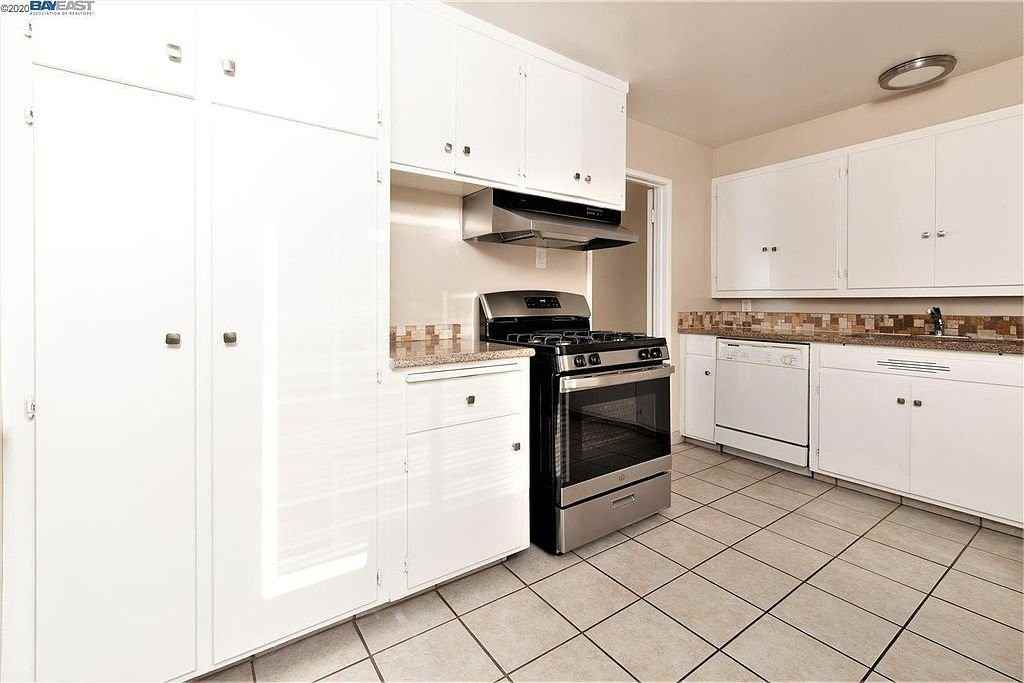 14571 Juniper St - Photo 7 of 12