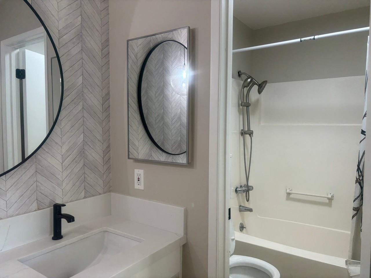 1289 Maple Ct #F - Photo 3 of 12