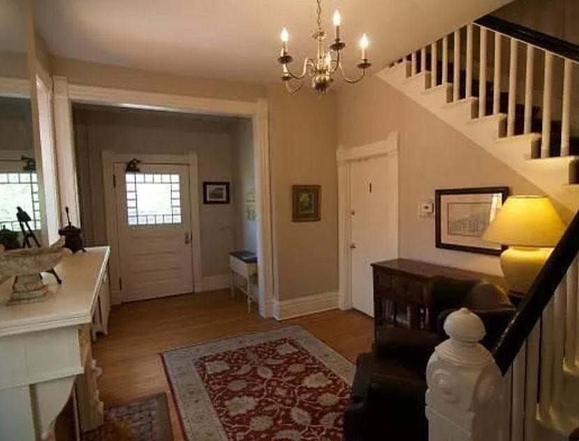 1129 N Pearl St #3 - Photo 2 of 18