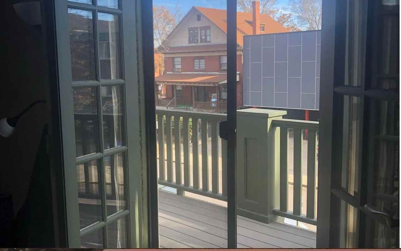 1129 N Pearl St #3 - Photo 4 of 18