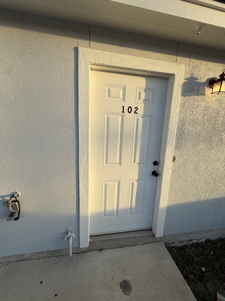 11114 Baywood St - Photo 2 of 17