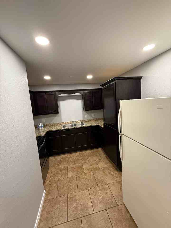 11114 Baywood St - Photo 4 of 17